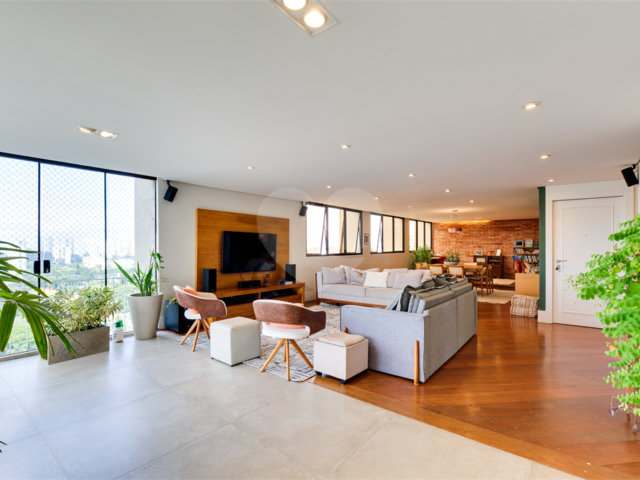 Apartamento à venda com 3 quartos, sendo 2 suítes,  em Alto da Boa Vista, São Paulo, SP