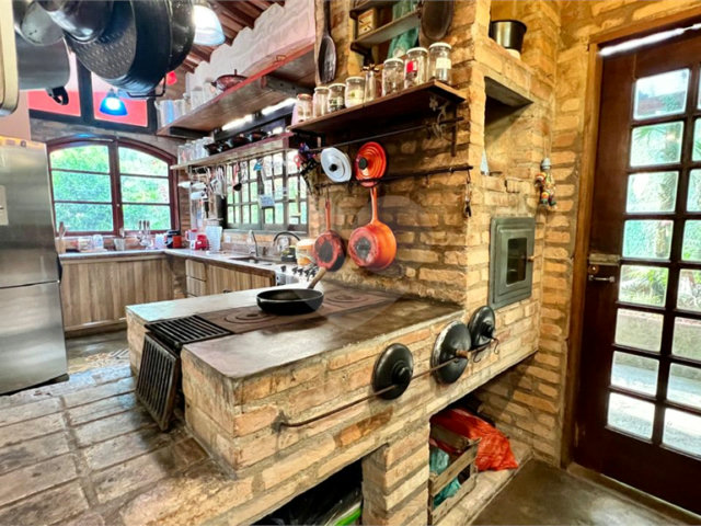 Casa à venda ou para alugar com 4 quartos, sendo 1 suíte,  em Serra da Cantareira, Mairiporã, SP