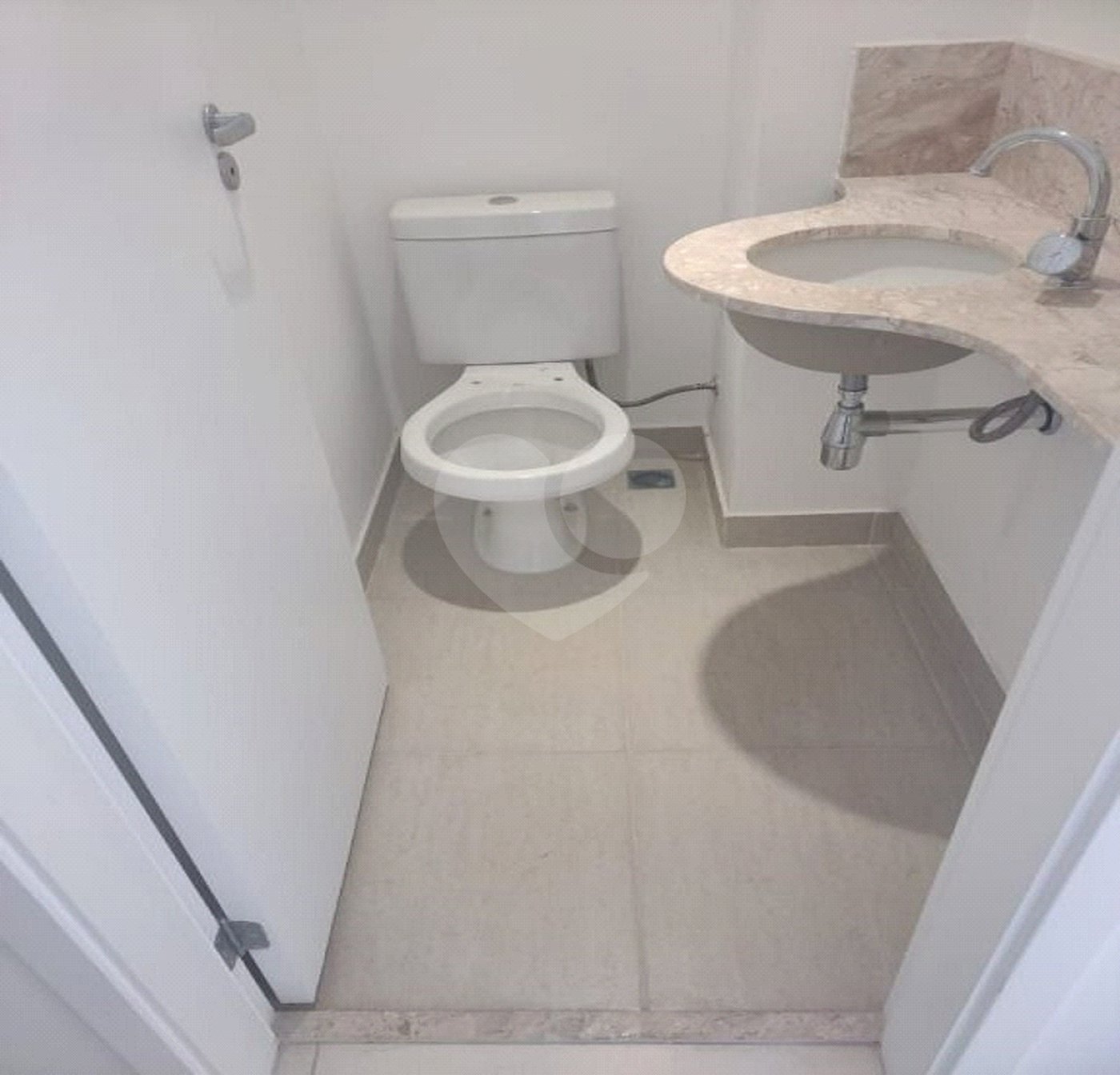Apartamento à venda com 3 quartos, sendo 1 suíte,  em Jardim Emília, Sorocaba, SP