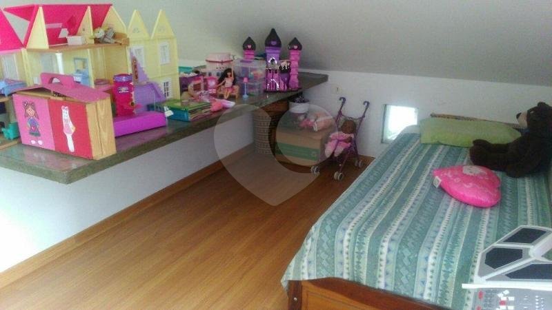Sobrado à venda com 5 quartos, sendo 2 suítes,  em Instituto de Previdência, São Paulo, SP