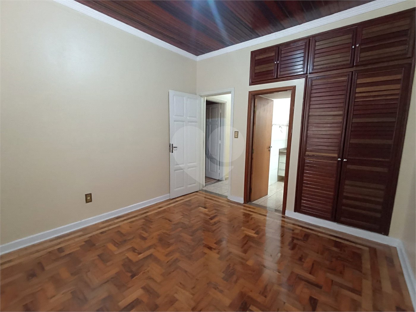 Casa à venda com 3 quartos, sendo 2 suítes,  no Centro, Itapetininga, SP