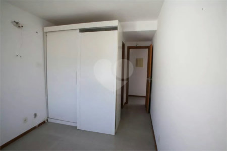 Casa à venda com 4 quartos, sendo 3 suítes, no condomínio Lícia de Alvarenga, Rio de Janeiro - RJ