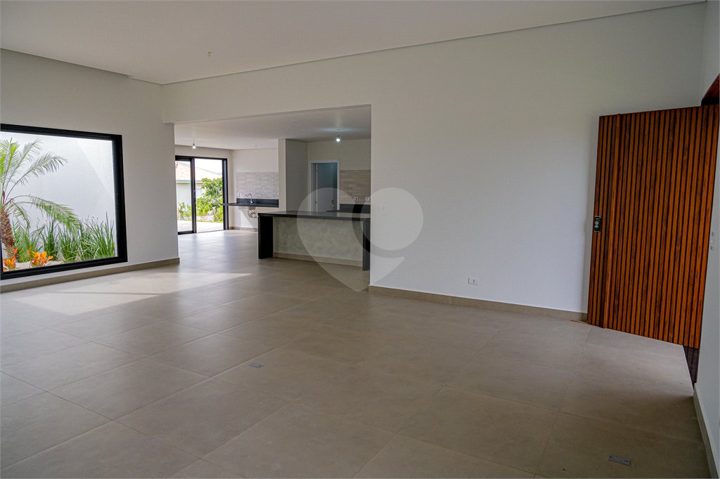 Casa à venda com 3 suítes no condomínio Village Saint Charbel, Araçoiaba da Serra - SP