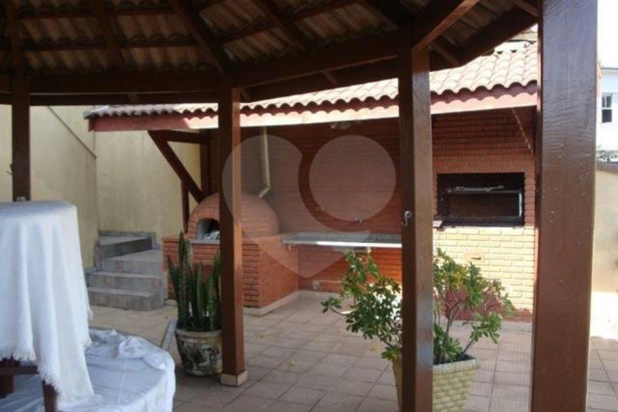 Sobrado à venda com 4 quartos, sendo 3 suítes,  em Horto Florestal, São Paulo, SP