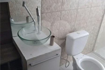Sobrado à venda com 3 quartos em Jardim Estela Mari, Cotia, SP