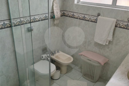 Casa à venda com 4 quartos, sendo 2 suítes, no condomínio Chácara das Rosas, São Paulo - SP
