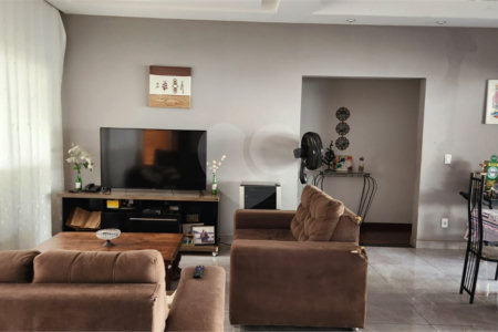 Casa à venda com 3 quartos, sendo 1 suíte,  em Cidade Jardim, Araraquara, SP