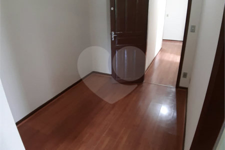 Casa à venda com 3 quartos, sendo 1 suíte,  em Vila Gomes, São Paulo, SP