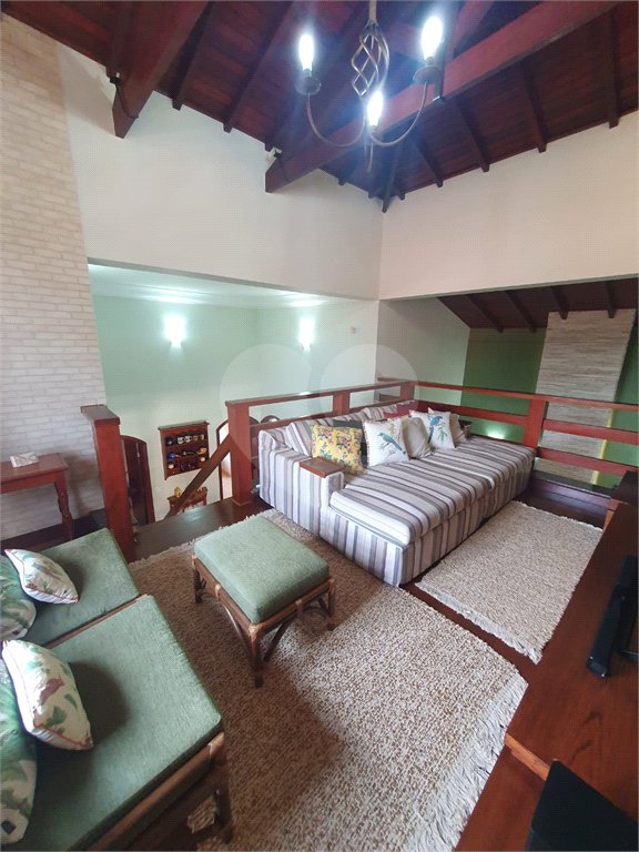 Casa à venda com 4 quartos, sendo 1 suíte, no condomínio Parque São Gabriel, Itatiba - SP