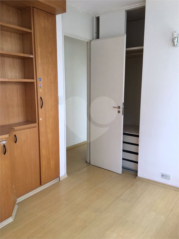 Apartamento à venda com 3 quartos, sendo 1 suíte, em Jardim Parque Morumbi, São Paulo, SP
