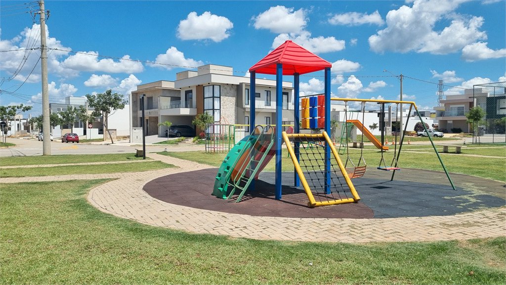 Casa à venda com 3 quartos, sendo 1 suíte,  no condomínio Residencial Villagio Wanel, Sorocaba - SP