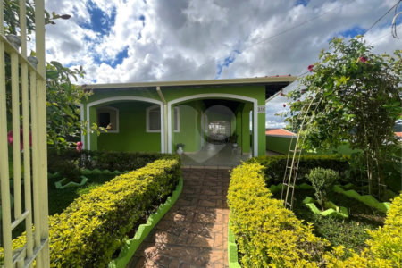 Casa à venda com 2 quartos, sendo 1 suíte,  no Centro, Sarapuí, SP