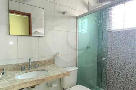 Sobrado à venda com 3 quartos, sendo 1 suíte, em Chora Menino, São Paulo, SP