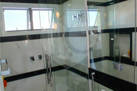 Casa à venda com 3 suítes no condomínio Figueira Garden, Atibaia - SP
