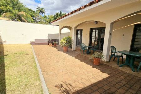 Sobrado à venda com 3 quartos, sendo 1 suíte, em Jardim Sumaré, Ribeirão Preto, SP
