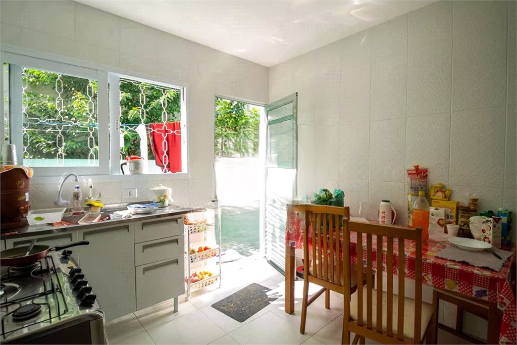 Sobrado à venda com 4 quartos em Vila Brasilina, São Paulo, SP