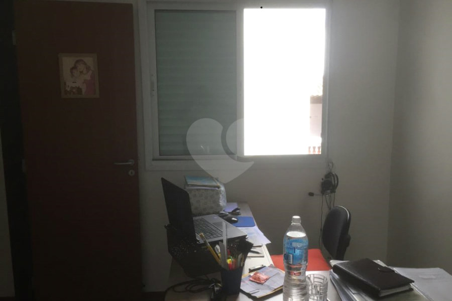 Casa à venda com 3 quartos, sendo 1 suíte, no condomínio Morada do Horto, São Paulo - SP