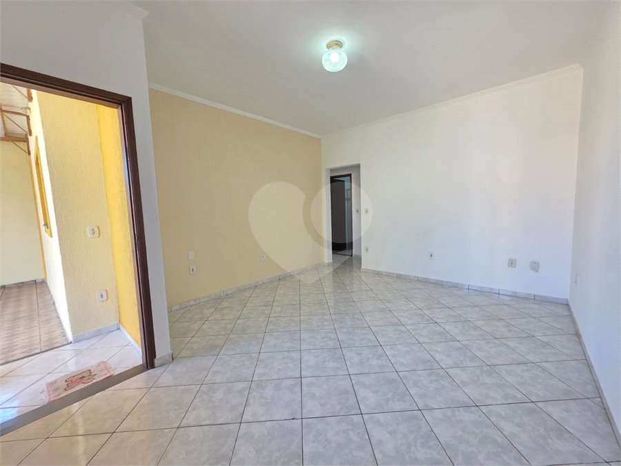 Casa à venda com 3 quartos, sendo 2 suítes, em Jardim Santo Antônio, Valinhos, SP