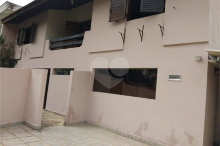 Sobrado à venda com 3 quartos, sendo 1 suíte,  em Jardim Pinheiros, São Paulo, SP