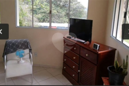Chácara à venda ou para alugar com 4 quartos, sendo 1 suíte, em Vila Omízollo, Louveira, SP