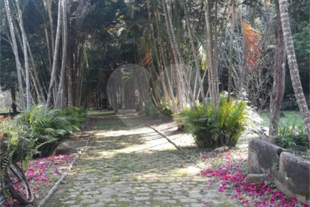 Chácara à venda com 3 quartos, sendo 2 suítes,  no Centro (canguera), São Roque, SP