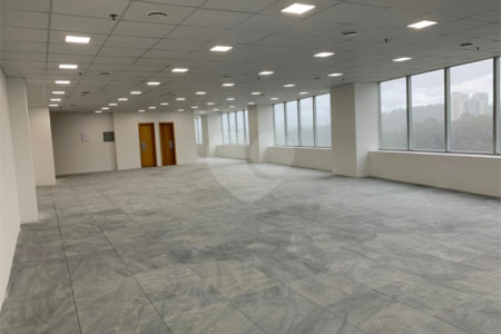 Sala à venda em Várzea de Baixo, São Paulo, SP