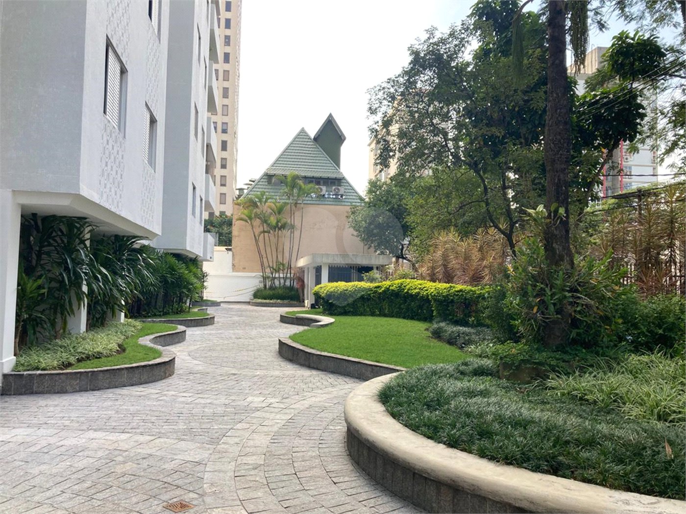 Apartamento à venda com 4 quartos, sendo 1 suíte, em Jardim Europa, São Paulo, SP