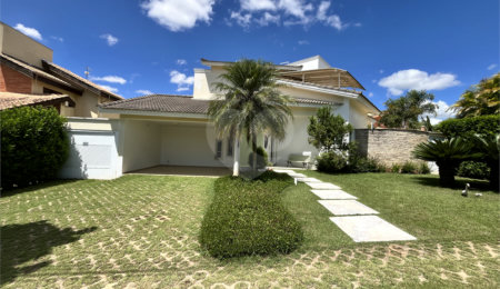 Casa à venda com 5 quartos, sendo 3 suítes,  no condomínio Village Saint Charbel, Araçoiaba da Serra - SP