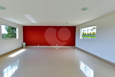 Apartamento com 2 dormitórios.