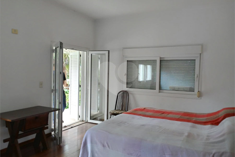 Sobrado à venda com 4 quartos, sendo 1 suíte, em Jardim Floresta, São Paulo, SP
