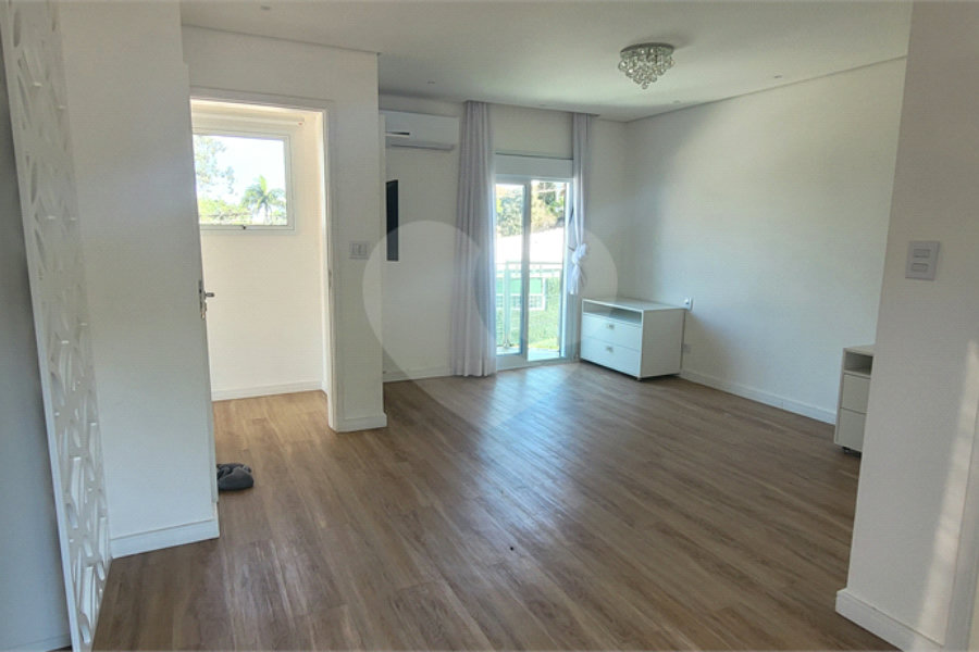 Sobrado à venda com 4 quartos, sendo 2 suítes, em Vila Irmãos Arnoni, São Paulo, SP