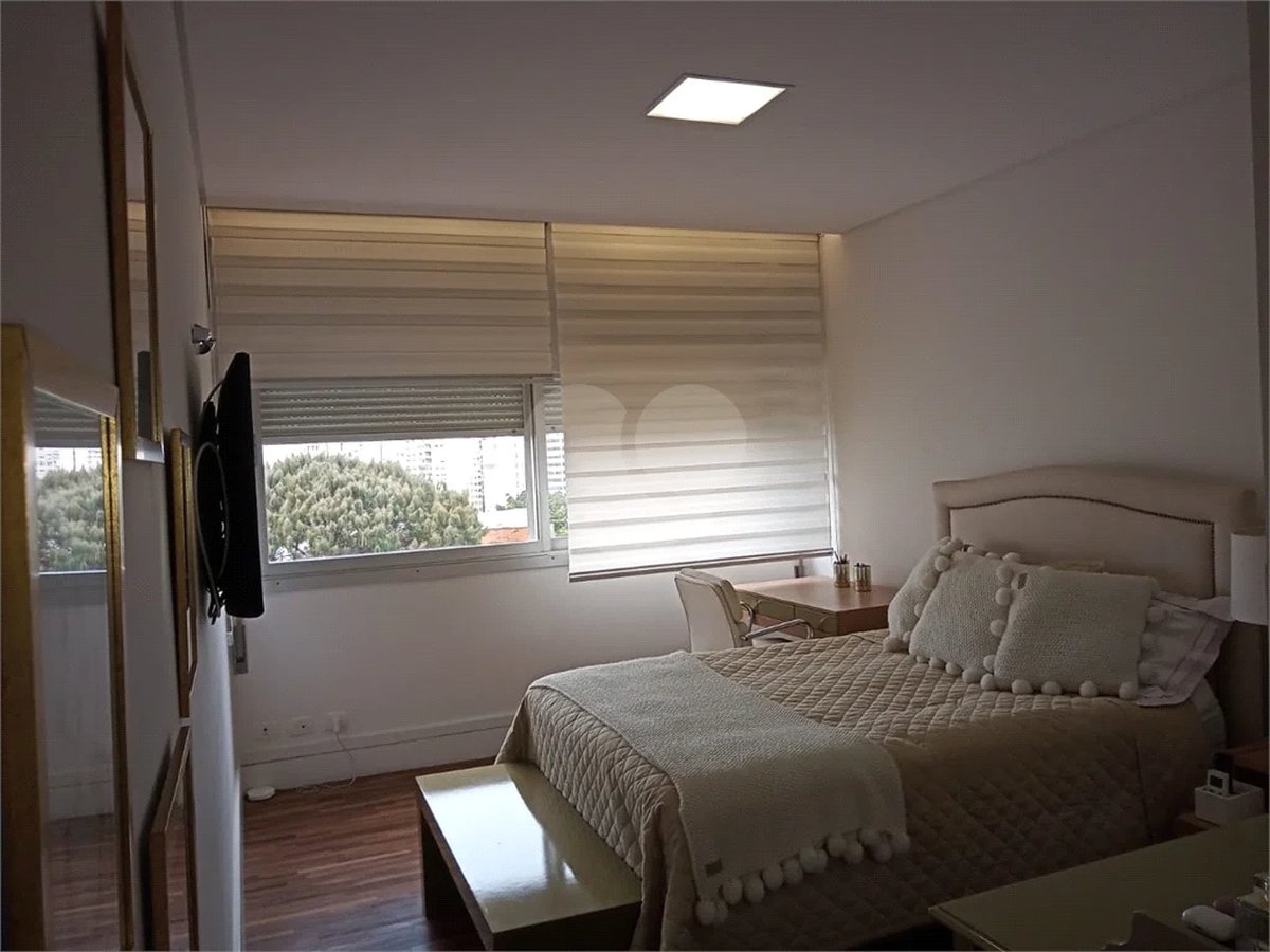 Apartamento à venda com 3 quartos, sendo 1 suíte, em Higienópolis, São Paulo, SP
