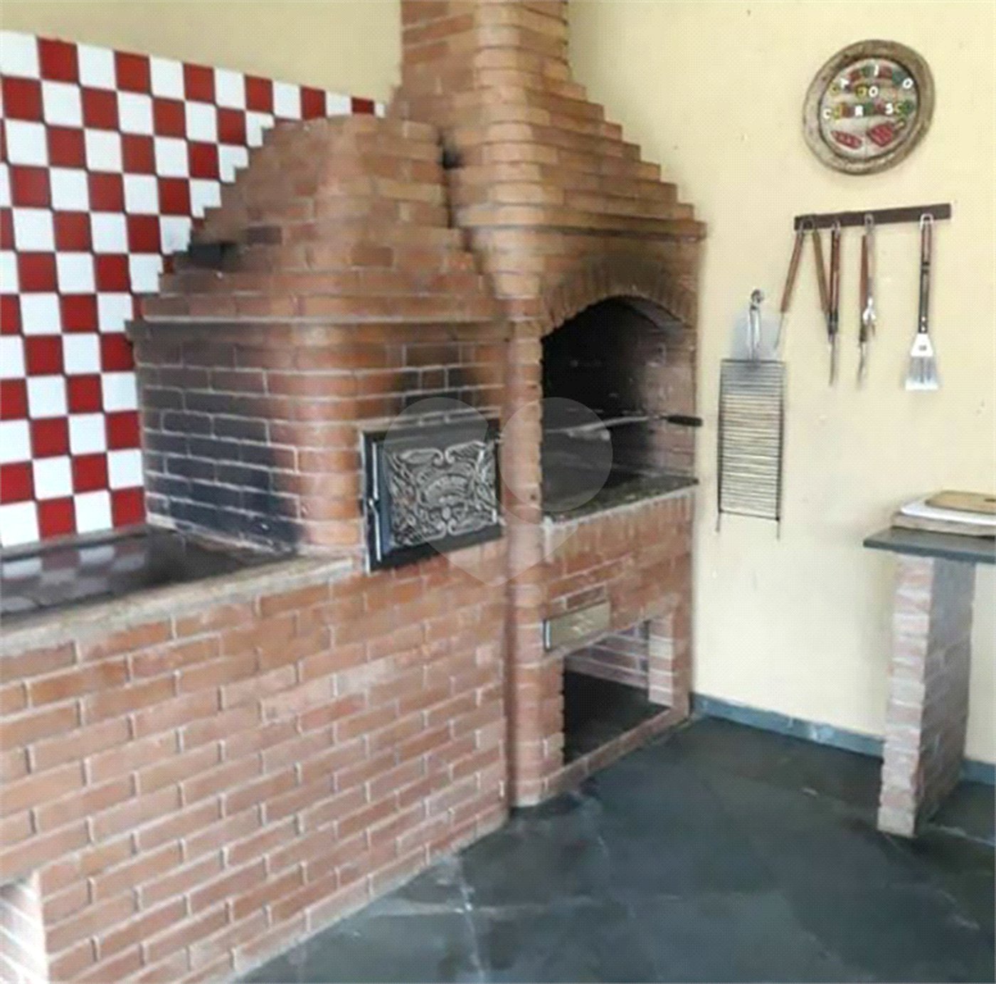 Casa à venda com 6 quartos, sendo 4 suítes, no condomínio Recanto dos Palmares, Atibaia - SP