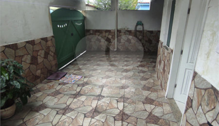 Casa à venda com 4 quartos em Santíssimo, Rio de Janeiro, RJ