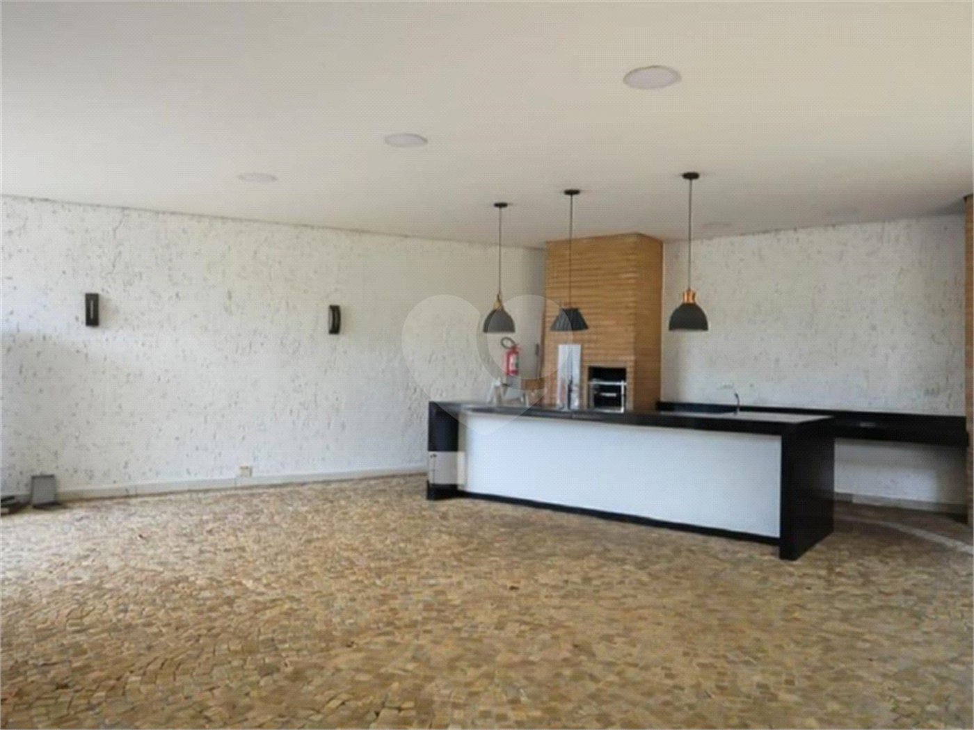 Casa à venda com 4 quartos, sendo 2 suítes, no condomínio Vila das Flores, São Paulo - SP