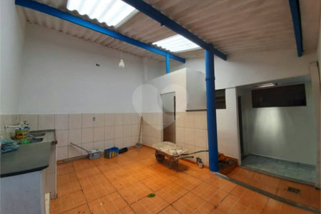 Casa Comercial no Centro.