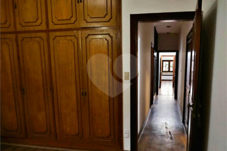 Casa à venda com 4 quartos, sendo 2 suítes, em Jardim São Bento, São Paulo, SP