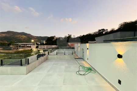 Casa à venda com 3 quartos, sendo 1 suíte, no condomínio Vale dos Sonhos 2, Rio de Janeiro - RJ