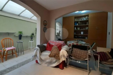 Casa à venda com 4 quartos, sendo 2 suítes, em MORUMBI, São Paulo, SP