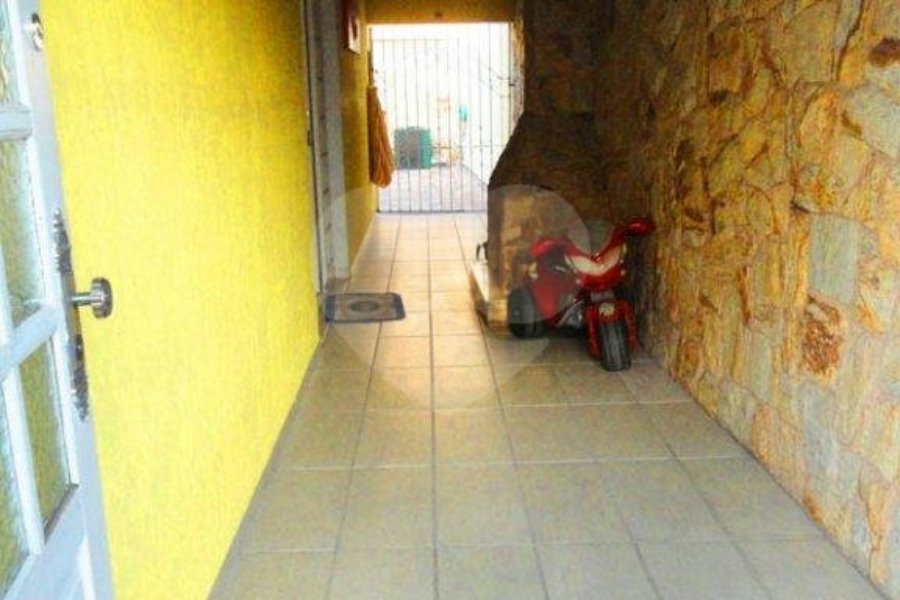 Casa Térrea à venda com 3 quartos, sendo 1 suíte, em Vila Galvão, Guarulhos, SP