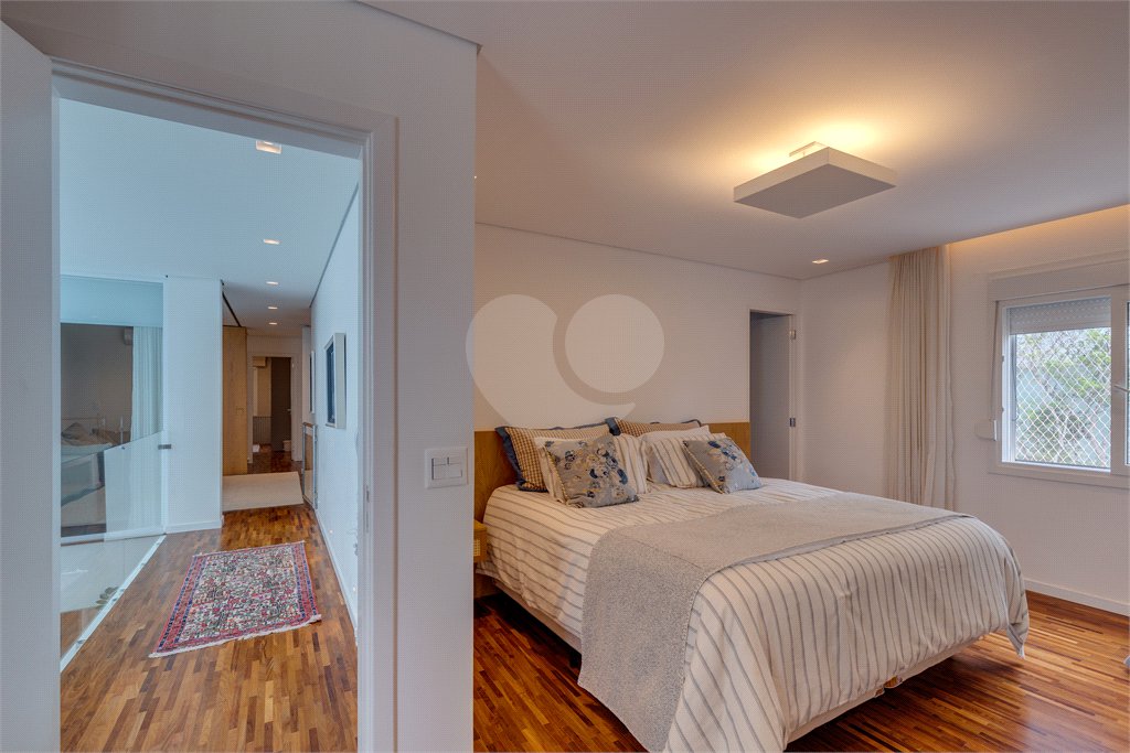 Casa à venda com 3 suítes no condomínio Residencial Canumã, São Paulo - SP