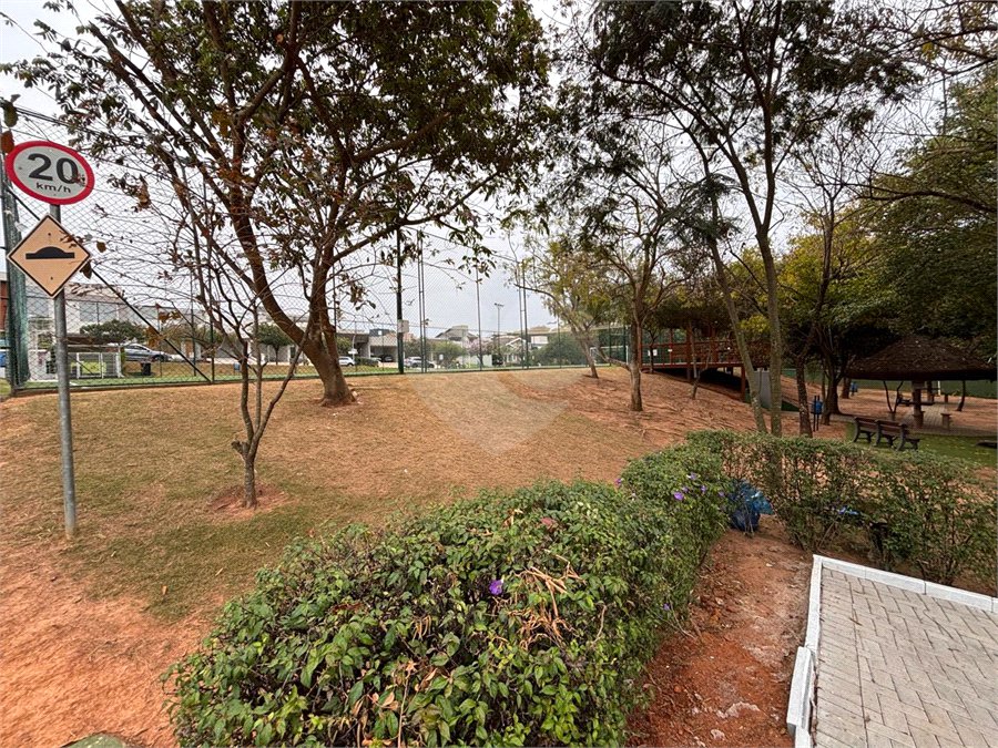 Casa à venda com 3 suítes no condomínio Residencial Maria Dulce, Indaiatuba - SP