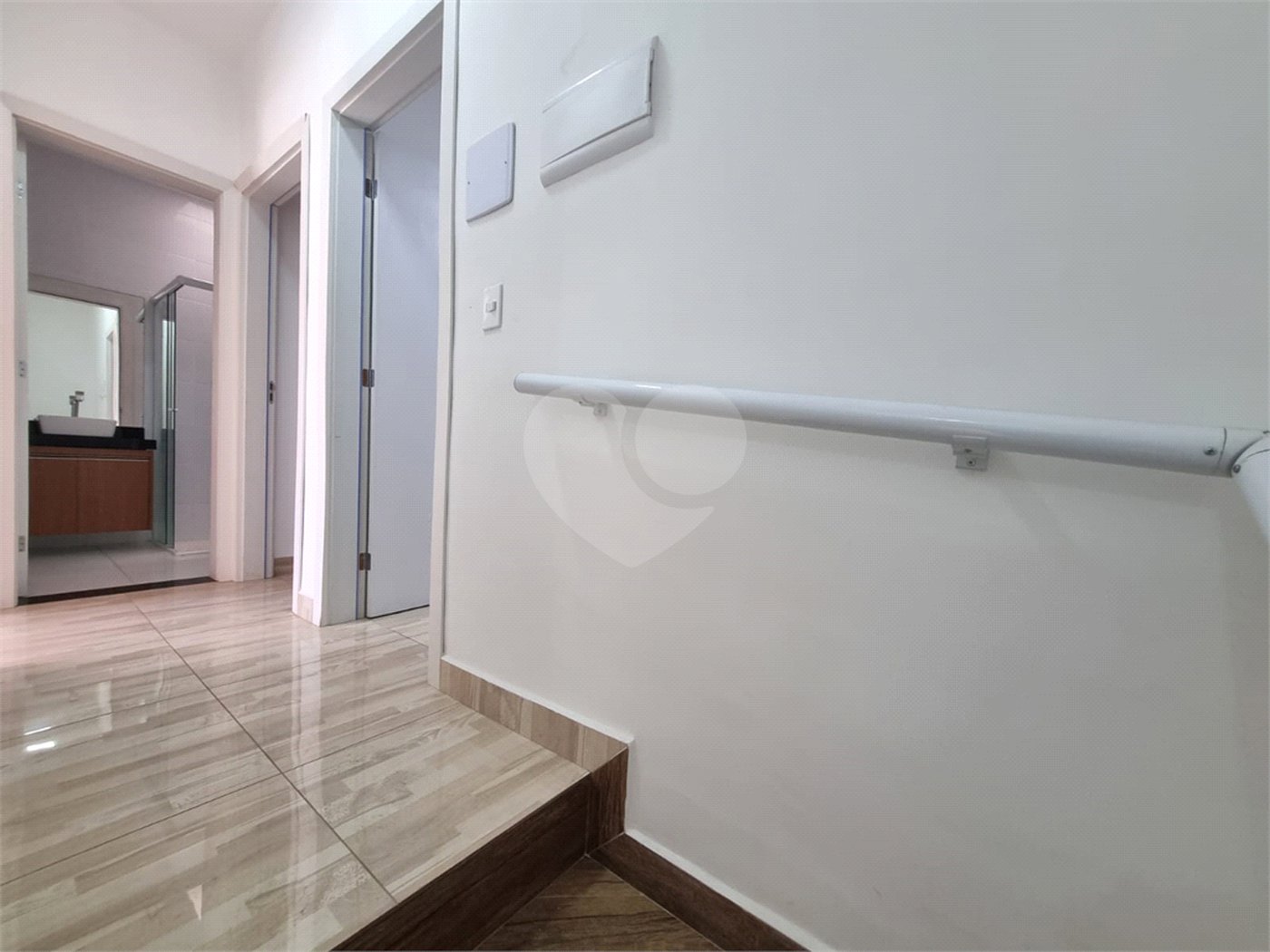 Casa à venda com 3 quartos, sendo 1 suíte, no condomínio Residencial Américo Figueiredo, Sorocaba - SP