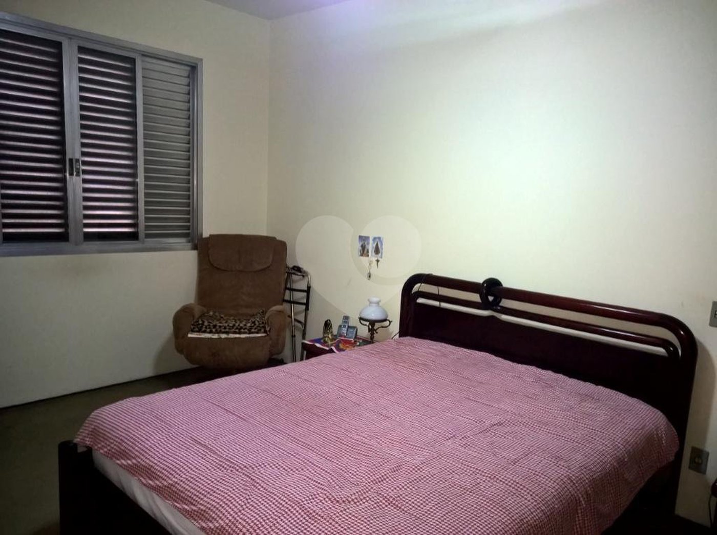 Sobrado à venda com 4 quartos, sendo 2 suítes, em Saúde, São Paulo, SP