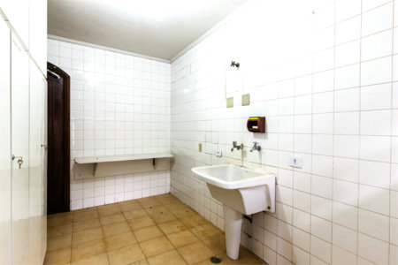 Casa à venda com 4 quartos, sendo 1 suíte, em Jardim das Bandeiras, São Paulo, SP