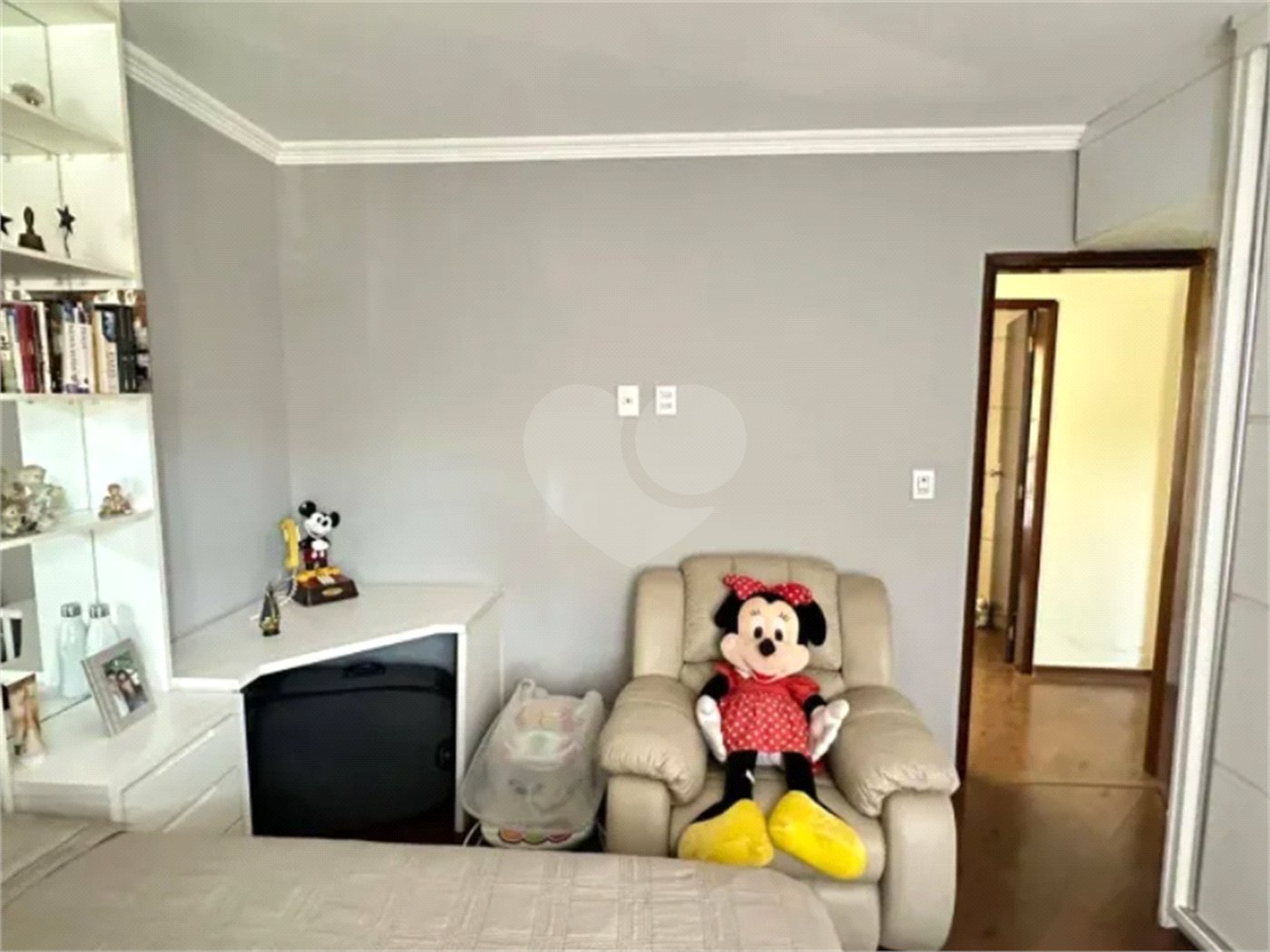 Sobrado à venda com 4 quartos, sendo 1 suíte, em Jardim Regina, São Paulo, SP