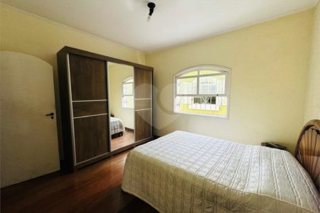 Casa à venda com 4 quartos, sendo 1 suíte,  em Vila Galvão, Guarulhos, SP