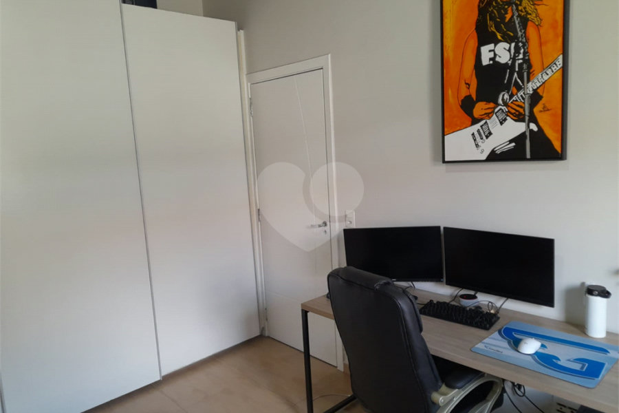 Sobrado à venda com 4 quartos, sendo 1 suíte, em Chora Menino, São Paulo, SP
