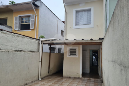 Sobrado à venda com 3 quartos em Moema, São Paulo, SP