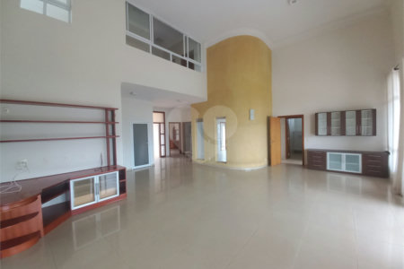Excelente sobrado a venda no Condomínio Parque Sabará.